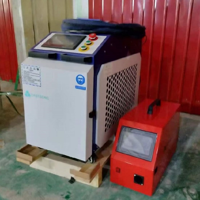 4 in 1 Handheld 2000W Laser Welding Machine with SUP21T Welding Head