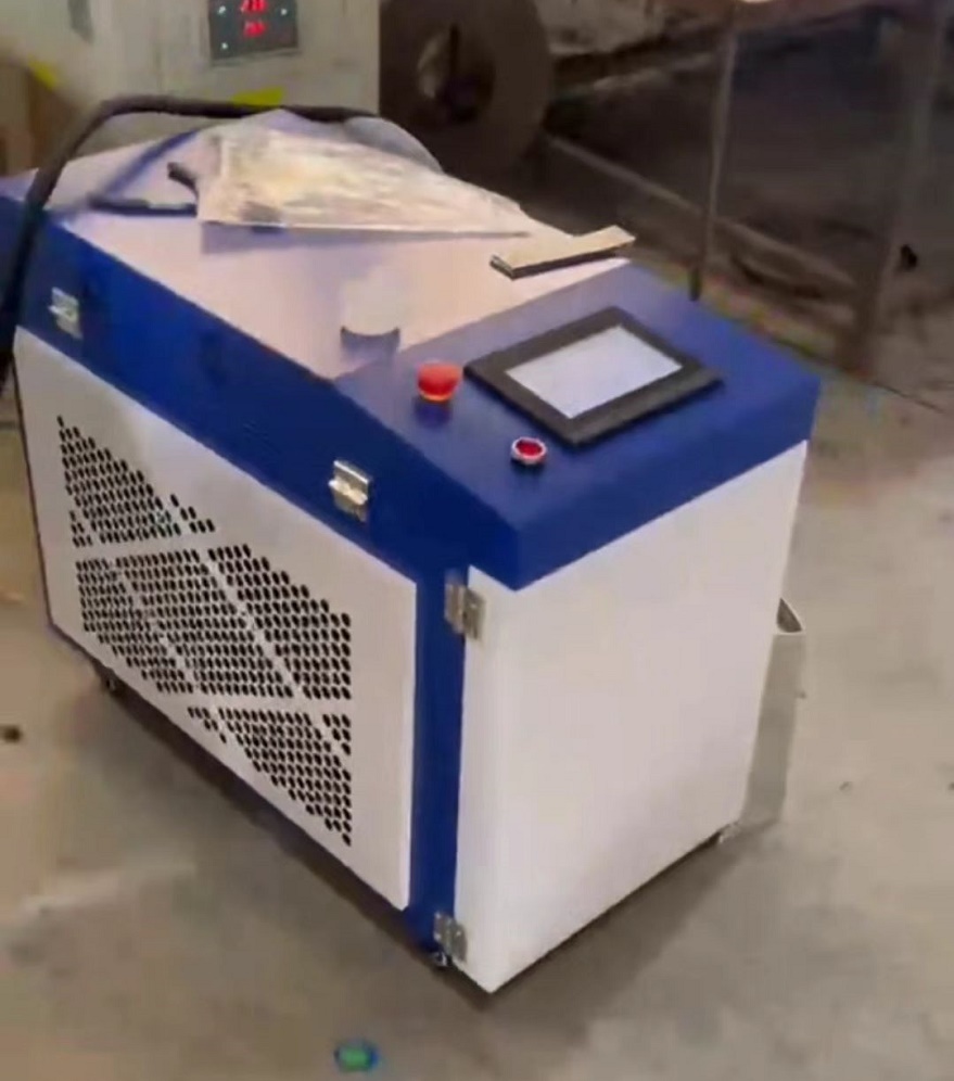 QCW Pulse Laser Welding Machine Water Cooled High Speed Welding 0.3-2.0mm Thin Plate